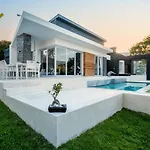 Badgemore Villa Guesthouse